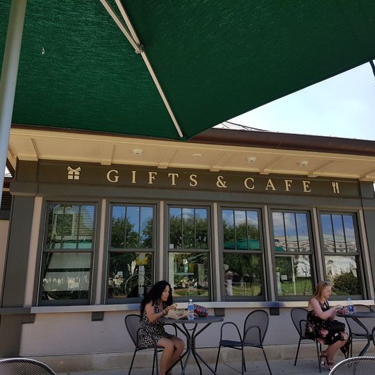 Gift & Cafe
