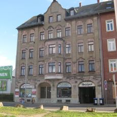 Mietshaus in vormals geschlossener Bebauung Dresdner Straße 106