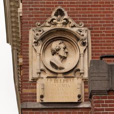 Plaquette uit 1899 waarop in medaillon het borstbeeld van generaal-majoor Isaac Paul Delprat (1793-1880)
