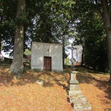 Kříž u kaple sv. Anny v Kamenném Malíkově