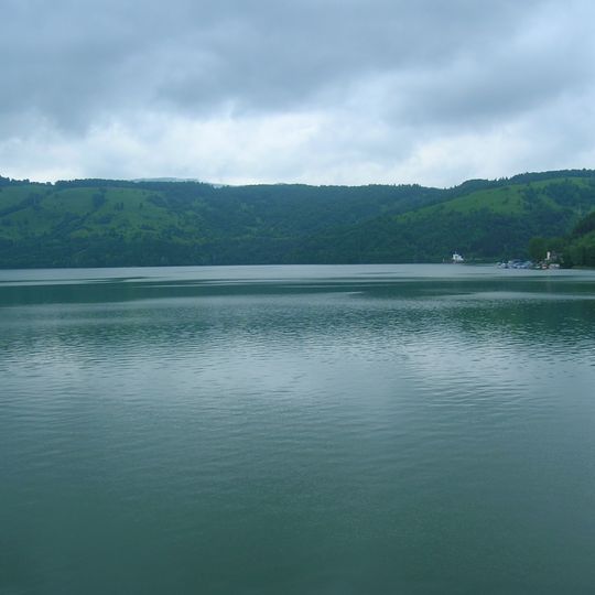 Lake Izvorul Muntelui