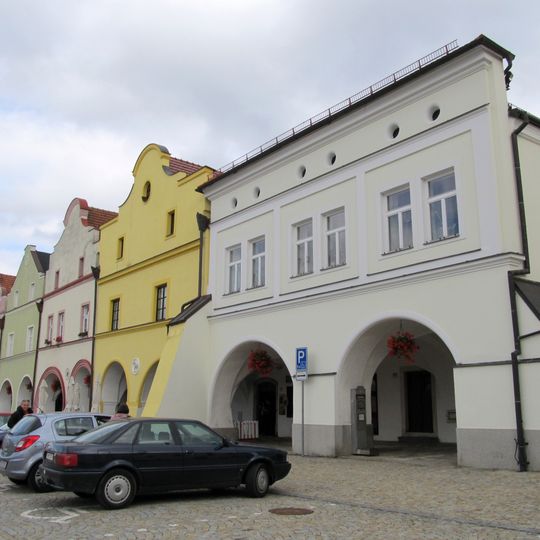 Husovo náměstí 1224