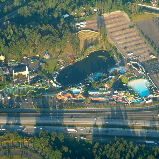 Wild Waves Theme Park