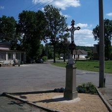 Kříž na křižovatce ve Svučicích