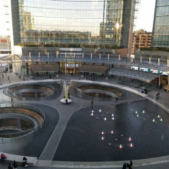 Piazza Gae Aulenti