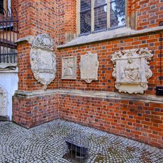 Relief sculpture