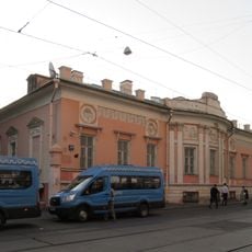 Бауманская улица 38 c1, Главный дом