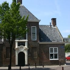 Sionshof: Ingangspoort en bovengelegen regentenkamer