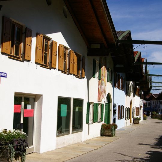 Wohn- und Geschäftshaus