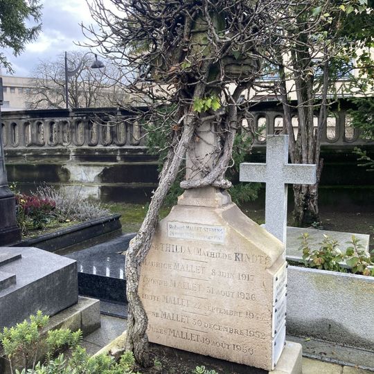 Grave of Mallet-Stevens