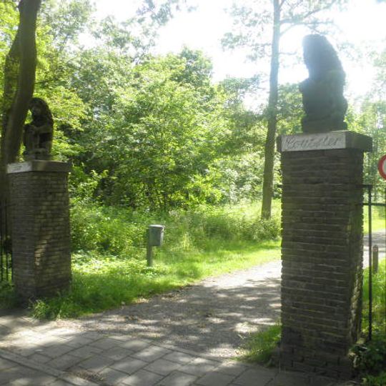 Twee Hekpijlers Voormalig Huis Ter Coulster