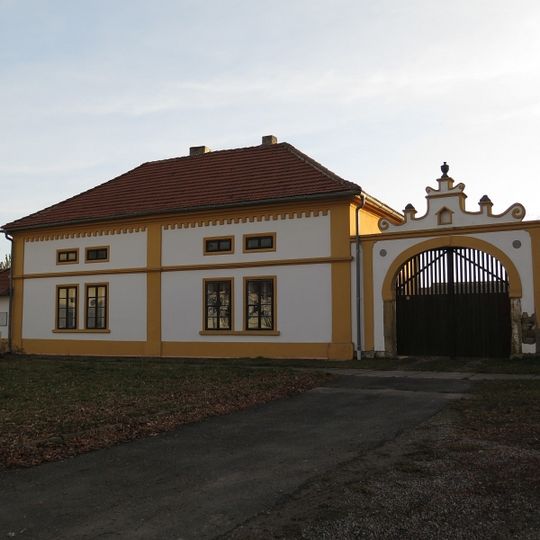 Brána usedlosti čp. 6