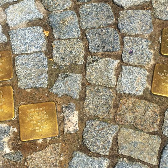 Stolperstein en memoria de Karoline Oppenheim