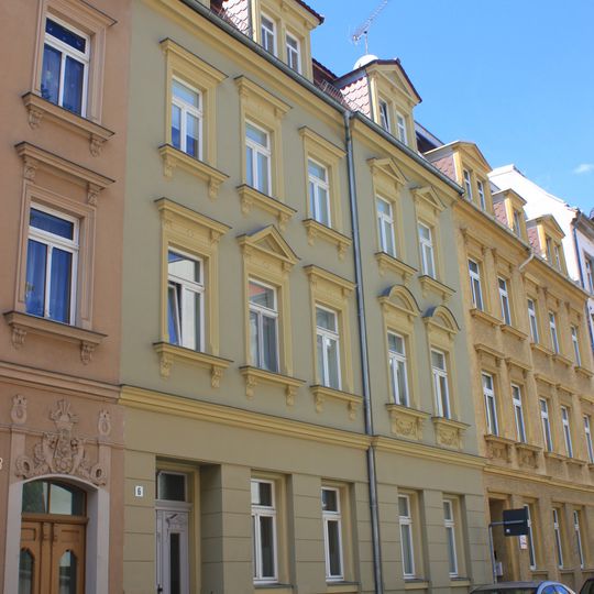 Wohnhaus Lotzestraße 6