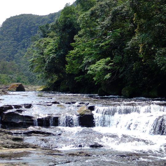 Kanpirē Falls