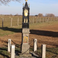 Kříž na jižním okraji Častohostic