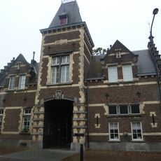 Huis Gronsveld: gate building