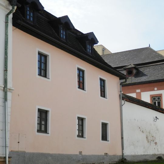 Cirkevný súd, prepoštstvo, dom služobníctva