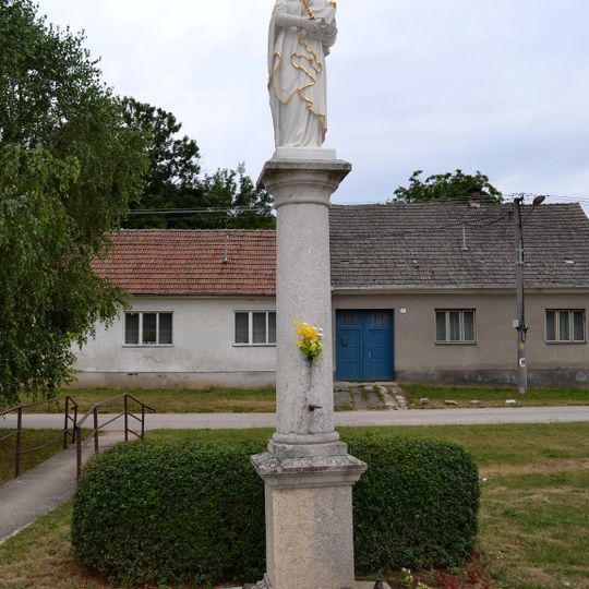 Stĺp so sochou Panny Márie, stĺp s podstavcom