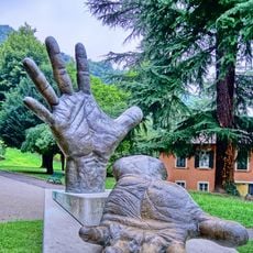 Monumento del Caduto per Servizio Istituzionale "Le Mani"