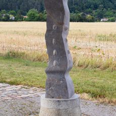 Plastika V průběhu času na Cestě mramoru v Dobřichovicích