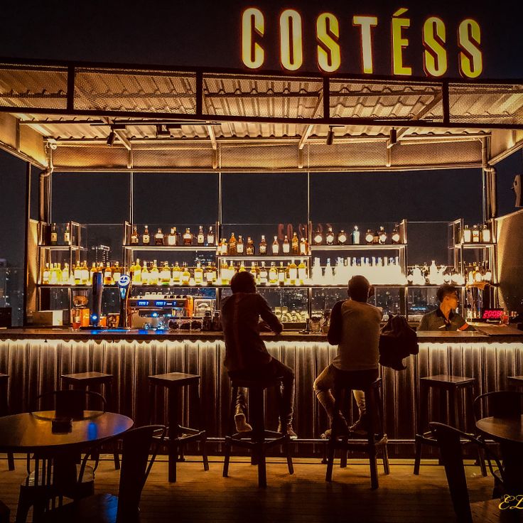 Costess Cafe & Bar