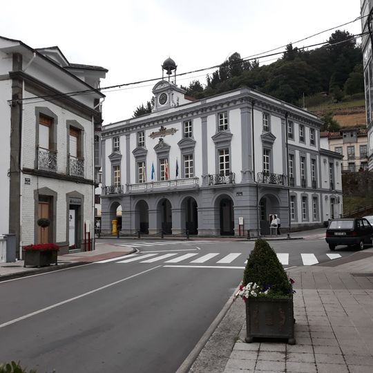 Casa consistorial de Allande