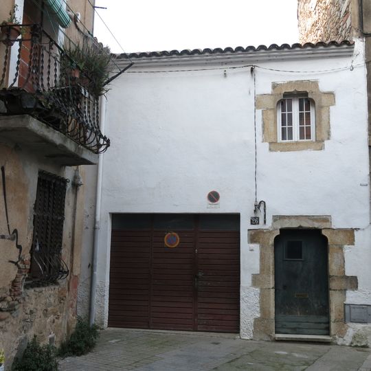 House in carrer de Baix, 26