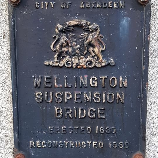 Commemorative plaque to the Wellington Suspension Bridge