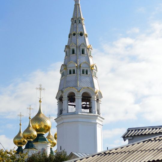 Собор с шатровой колокольней