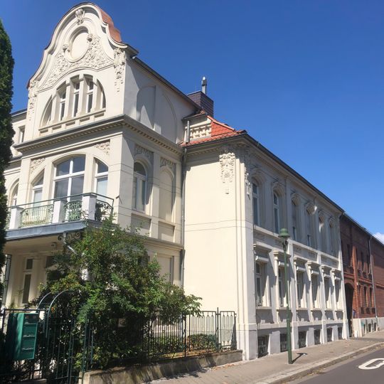 Helmstedter Straße 33, 33a