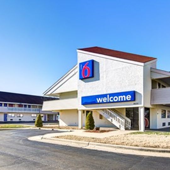 Motel 6 Springfield - North
