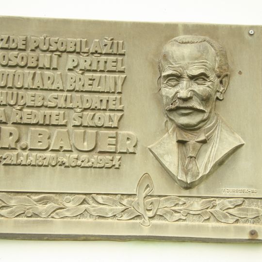 Pamětní deska Františka Bauera v Hlubokých Mašůvkách