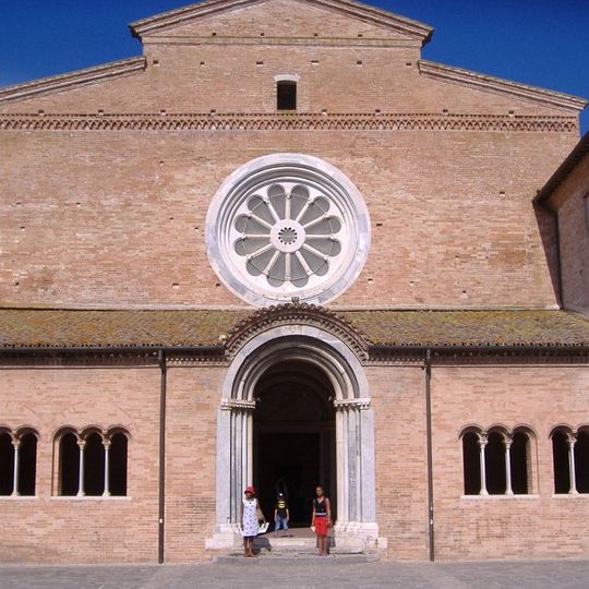 Chiaravalle Abbey, Fiastra