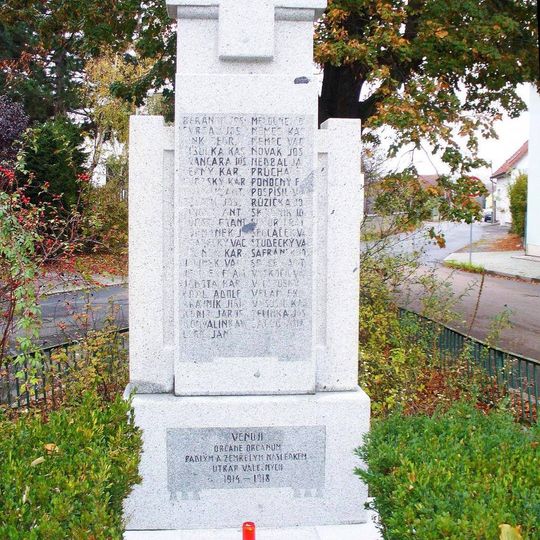 Pomník padlým v 1. světové válce v Českolipské ulici v Mělníku