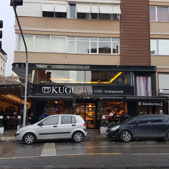 Kuğu Pastanesi