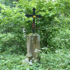 Kříž u Žlebu na rozcestí