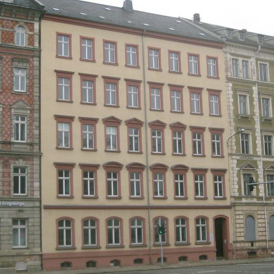 Mietshaus in geschlossener Bebauung Theaterstraße 25