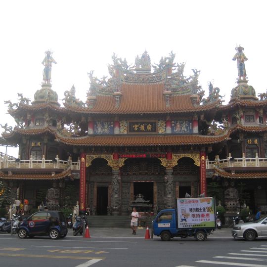 Dawan Guanghu Temple