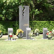 Monument bij begraafplaats ‘De Plantage’