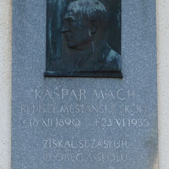 Pamětní deska Kašpara Macha