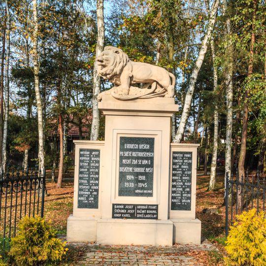 Pomník padlým ve Břehách