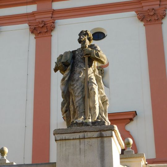 Socha svatého Pavla u kostela Nanebevzetí Panny Marie v Polné