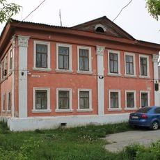 Особняк Лежнева, двухэтажный, каменный (Касли)