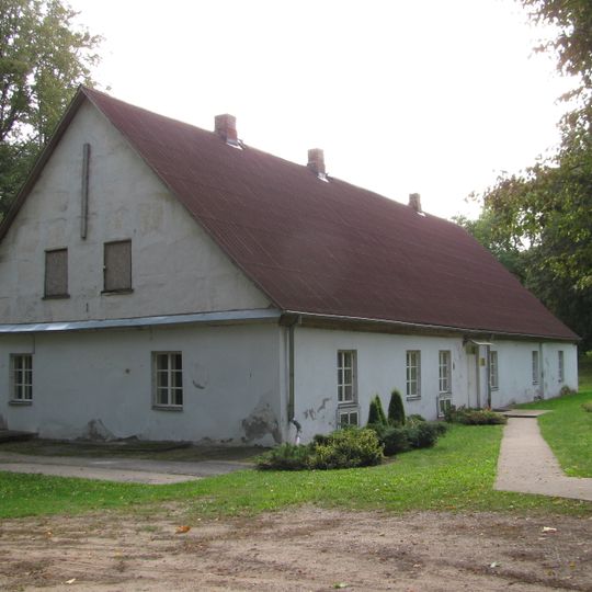 Dzīvojamā ēka "Līkā māja"