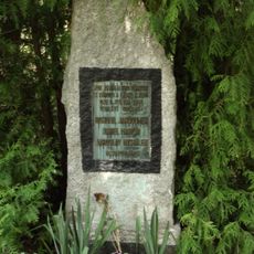 Pomník obětem Květnového povstání na Kostelíku u Újezdu nad Lesy