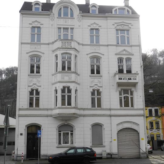 Friedrich-Ebert-Straße 185