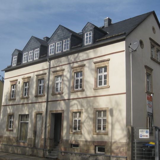 Mietshaus in halboffener Bebauung konzipiert Augustusburger Straße 129