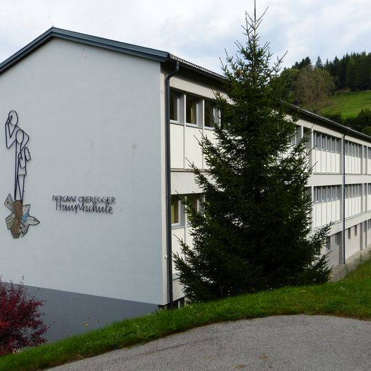 Volks- und Hauptschule, Bergrat-Oberegger-Schule