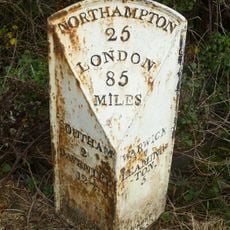 Milepost, 60m W of jct with B4452